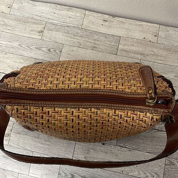 Fossil Vintage Straw and Leather Shoulder Bag - Picture 11 of 16